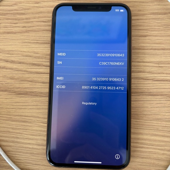 iPhone 11 Pro 256GB - Unlocked - GOLD - Picture 4 of 7